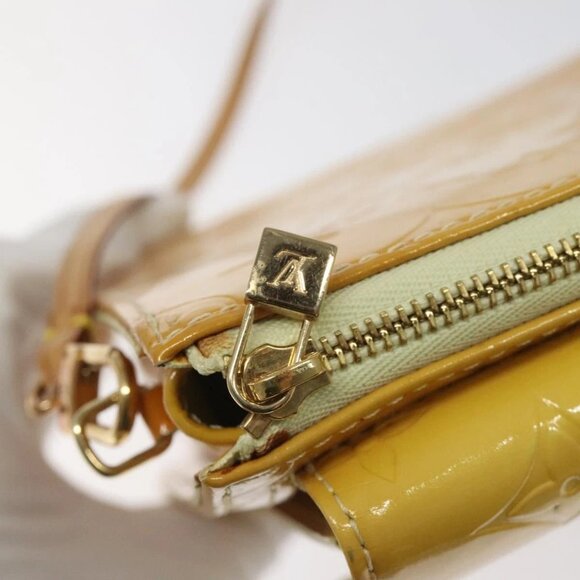 LOUIS VUITTON Monogram Vernis Motto Pouch Lime Yellow - Picture 8 of 16
